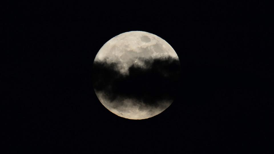 Det smukke syn af en supermåne vil i nat kunne ses mange steder i landet. (Arkivfoto). <i>Ted Aljibe/Ritzau Scanpix</i>
