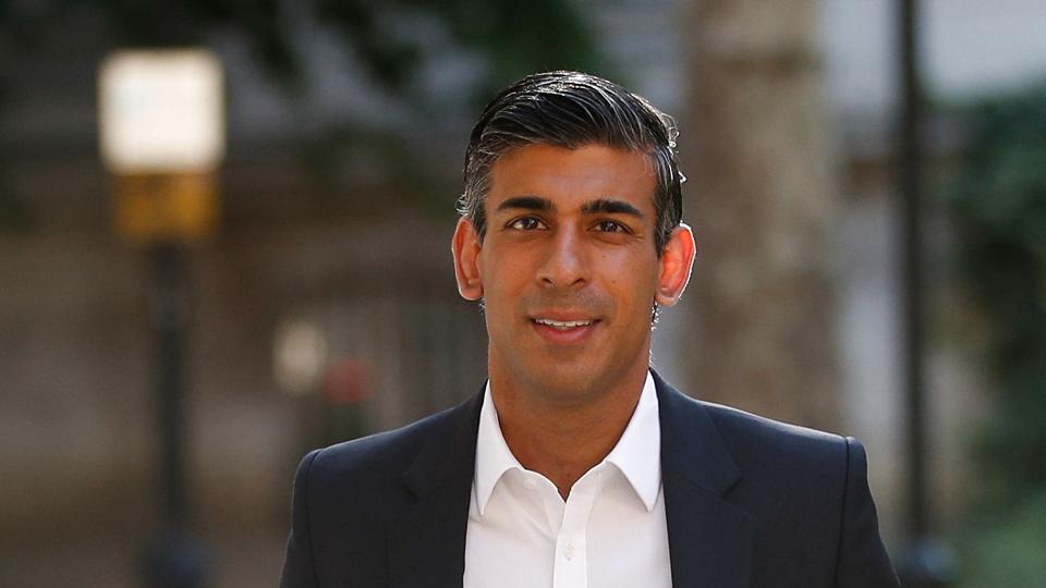 Tidligere finansminister Rishi Sunak, som ses på billedet, har ligget i top ved de to afstemninger, der hidtil har været. Men han står over for skarp konkurrence fra både udenrigsminister Liz Truss og viceminister for handel Penny Mordaunt. (Arkivfoto). <i>Peter Nicholls/Reuters</i>