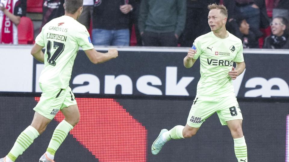 Randers' Adam Andersson jubler over sin flotte scoring til 1-1 mod FC Midtjylland. <i>Claus Fisker/Ritzau Scanpix</i>