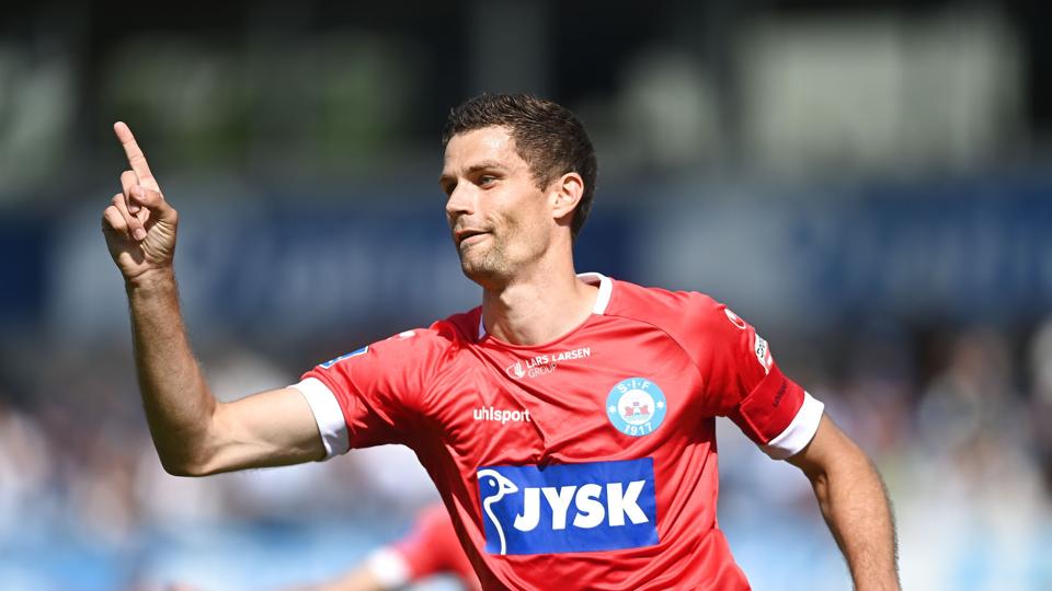 Med to mål vendte Nicklas Helenius 0-2 til 2-2 for Silkeborg i kampen mod Lyngby. <i>Thomas Sjørup/Ritzau Scanpix</i>
