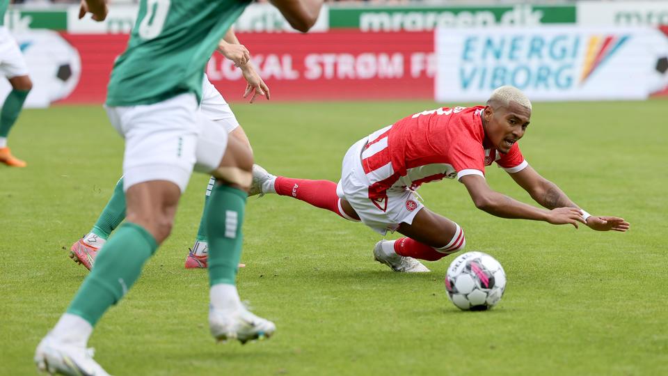 Allan Sousa var en af tre AaB-debutanter i Viborg, men kantspilleren blev aldrig for alvor farlig i sæsonpremieren. <i>Foto: Bente Poder</i>