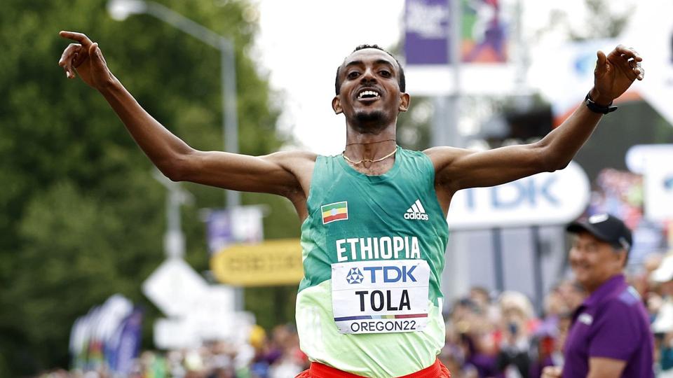 Tamirat Tola fra Etiopien vandt søndagens maraton ved VM i USA. <i>Steph Chambers/Ritzau Scanpix</i>