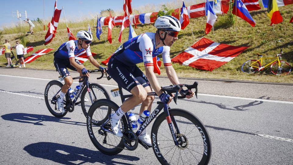 Michael Mørkøv (th.) må rejse hjem fra Tour de France. <i>Arkivfoto: Bo Amstrup/Ritzau Scanpix</i>