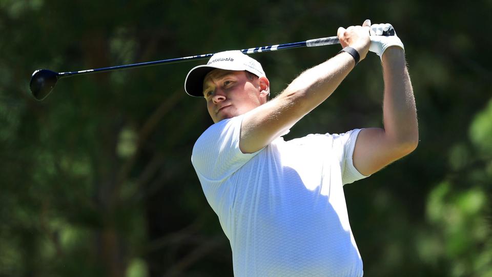Marcus Helligkilde sætter bolden i gang i Barracuda Championship. Billedet er fra turneringens tredje runde, som blev spillet lørdag lokal tid. <i>Sam Greenwood/Ritzau Scanpix</i>