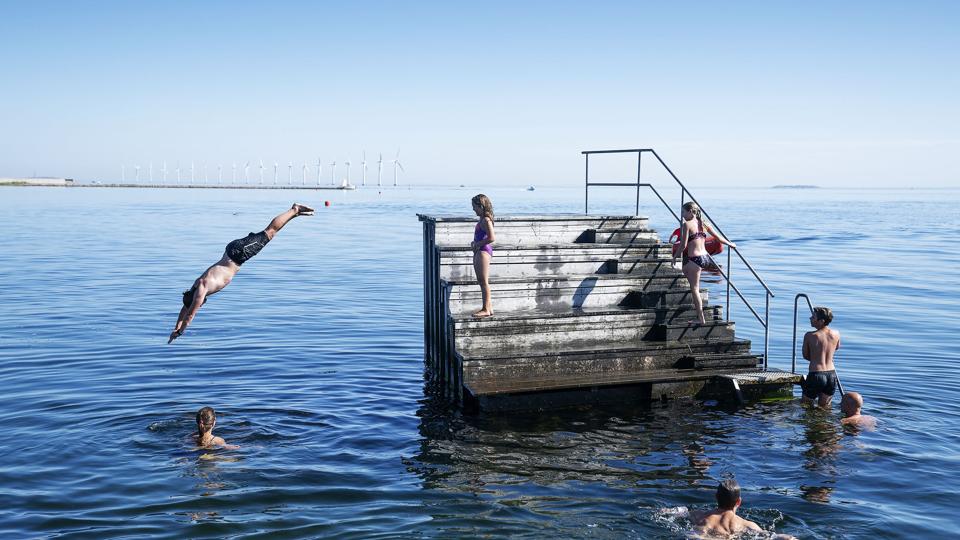 Europa er brandvarm, og i disse dage får det temperaturerne til at stige i Danmark. Onsdag kan den hidtidige varmerekord på 36,4 grader blive slået i Store Jyndevad. (Arkivfoto). <i>Claus Bech/Ritzau Scanpix</i>