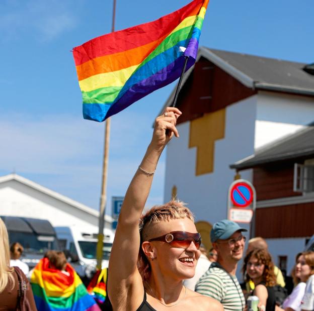 Efter en småregnende formiddag begyndte solen at stråle netop som Skagen Pride skød igang. <i>Foto: Vibe Maria Dahl Andersen</i>