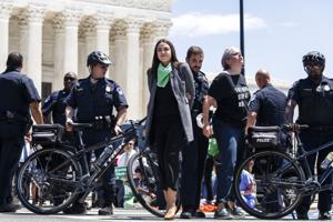 17 kongresmedlemmer anholdt til abortdemonstration