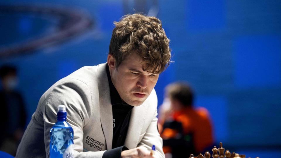 Norske Magnus Carlsen har siddet på VM-tronen siden 2013, men nu giver han afkald på titlen. (Arkivfoto). <i>Olaf Kraak/Ritzau Scanpix</i>