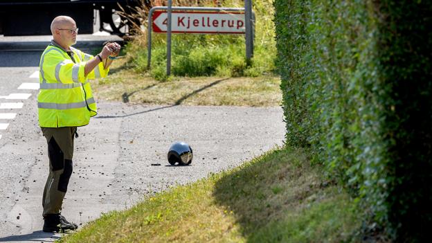 En bilinspektør undersøgte ulykkesstedet, og ifølge driftsbestyreren på Mariager-Handest Veteranjernbane tyder intet på, at der var fejl på de advarselssignaler, der er ved overskæringen på Kjellerupvej. <i>Foto: Lars Pauli</i>