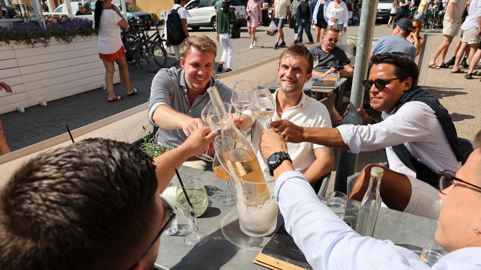 Hvor er hellerupgenserne henne i Skagen? Vi kunne ikke finde nogen på rundturen i festbyen onsdag eftermiddag. <i>Foto: Bente Poder</i>