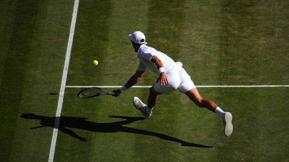 Da tennisspilleren Novak Djokovic for nylig tog sejren i Wimbledon, skete det uden coronarestriktioner. (Arkivfoto). <i>Daniel Leal/Ritzau Scanpix</i>