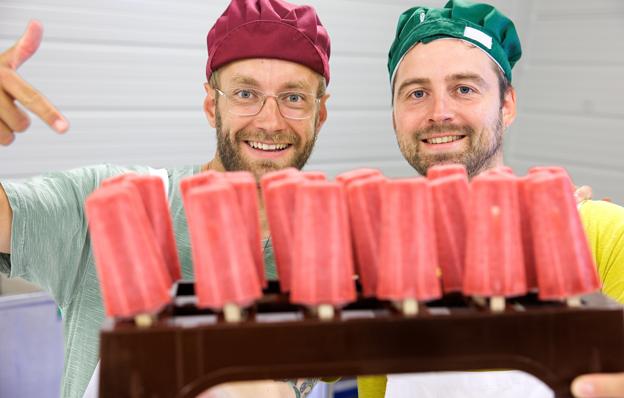 Alexander Bengtsen og Rasmus Thøgersen er selv vilde med sodavandsis, der helt klart skal være uden e-numre.