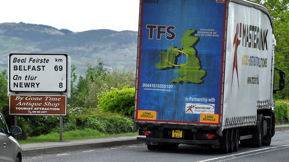 Lastbil på grænsen mellem mellem Irland og Nordirland. (Arkivfoto). <i>Clodagh Kilcoyne/Reuters</i>