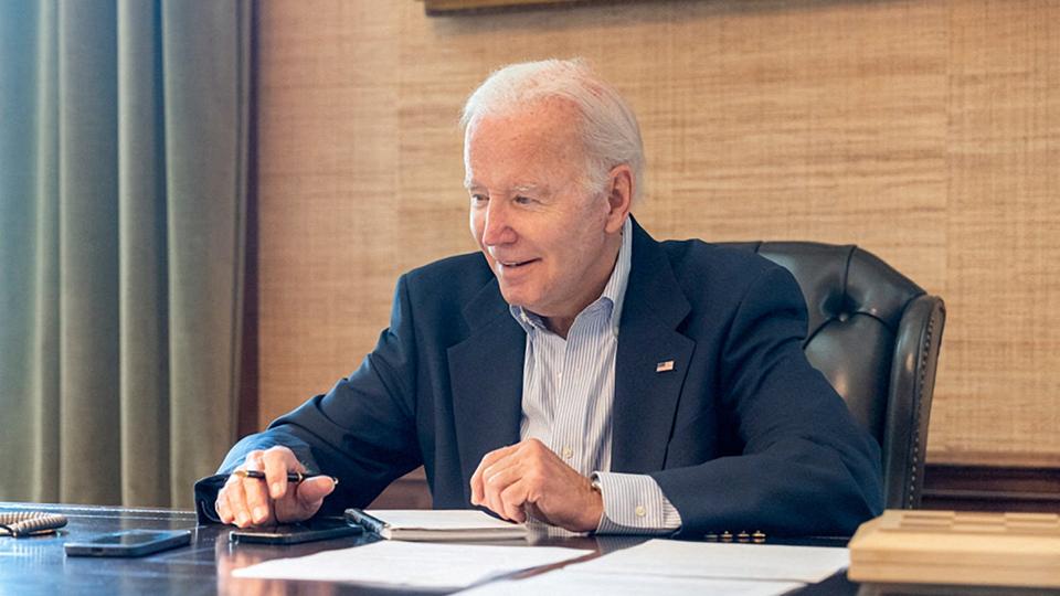 Efter hans positive coronatest er præsident Joe Biden gået i isolation, men fortsætter med at arbejde. <i>Handout/Reuters</i>