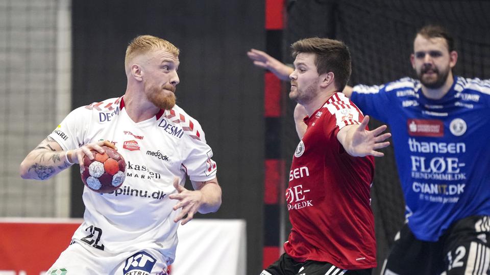 Rasmus Boysen (i rød trøje i midten) regner med, at karrieren som professionel er forbi. (Arkivfoto). <i>Claus Fisker/Ritzau Scanpix</i>