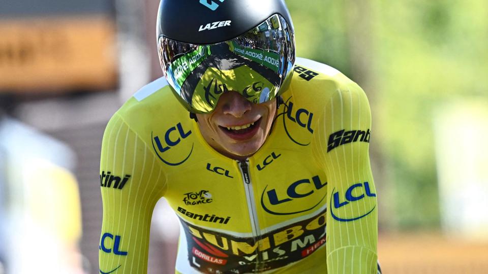 Jonas Vingegaard har imponeret en hel cykelverden under dette års Tour de France, hvor han har vundet to etaper og kører til Paris søndag iført den gule førertrøje. <i>Anne-Christine Poujoulat/Ritzau Scanpix</i>