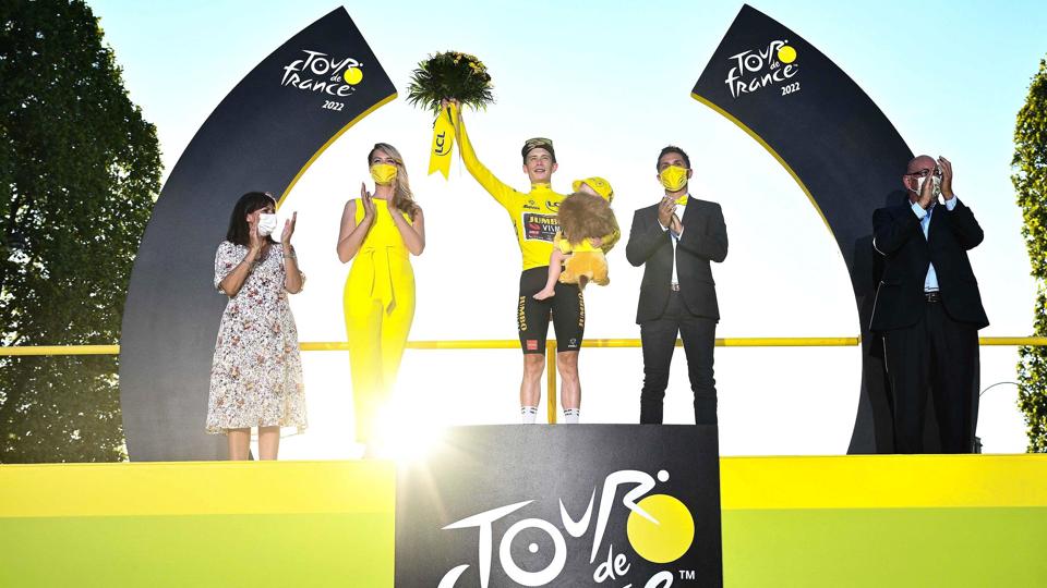 Jonas Vingegaard kunne søndag aften træde op på podiet i Paris som Tour de France-vinder. <i>Marco Bertorello/Ritzau Scanpix</i>