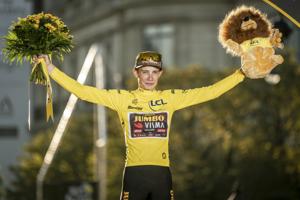 Vingegaards Tour-triumf sender danske aviser i gult