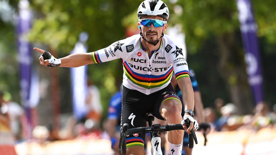 Julian Alaphilippe vandt 1. etape af Vallonien Rundt, men er nu udgået. <i>John Thys/Ritzau Scanpix</i>