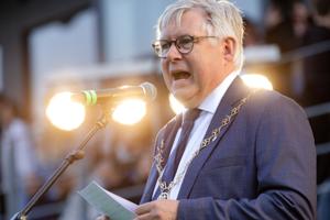 Ny prisstigning: Venstre-borgmester vil hæve skatten - konservative raser