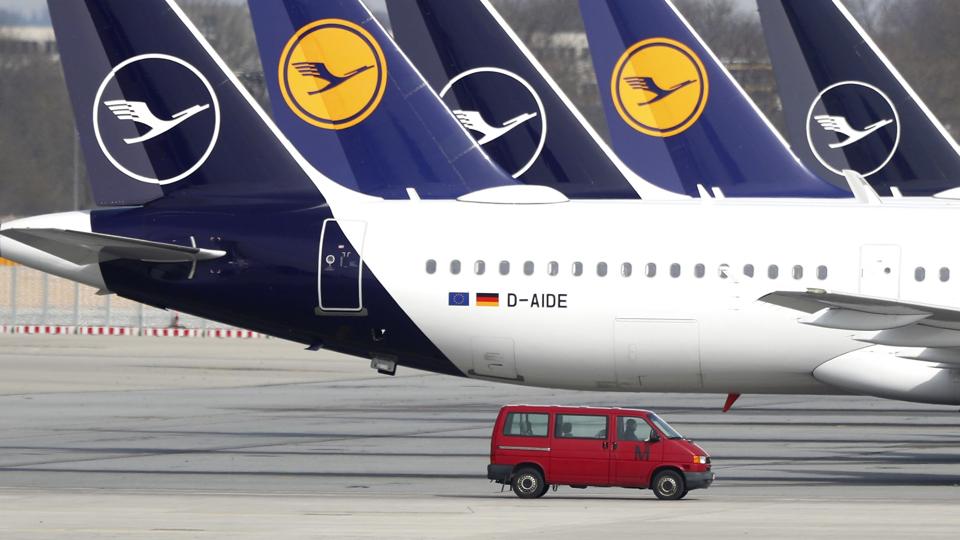 Cirka 20.000 Lufthansa-ansatte ventes at strejke fra klokken 03.45 onsdag morgen til klokken 06.00 torsdag morgen. (Arkivfoto). <i>Matthias Schrader/Ritzau Scanpix</i>