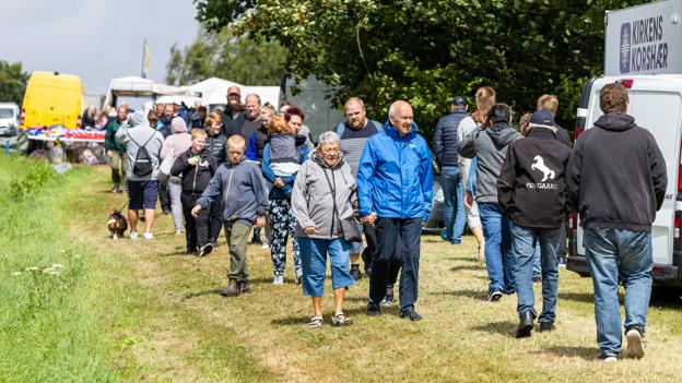 På trods af det knapt så gode vejr var der masser af besøgende på førstedagen af Vildsund Marked. <i>Foto: Kim Dahl Hansen</i>