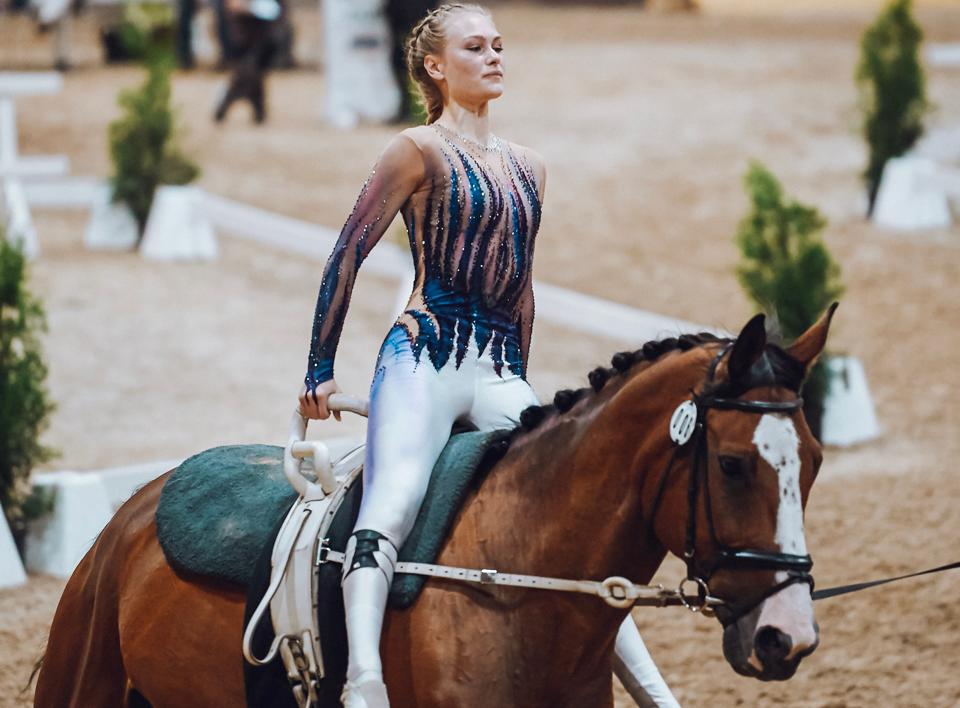 Nanna Trab Christensen fra Sjørring Rideklub er udtaget til VM i voltigering. Også hendes klubkammerat Maria Thinggaard Sørensen skal deltage. <i>Privatfoto</i>