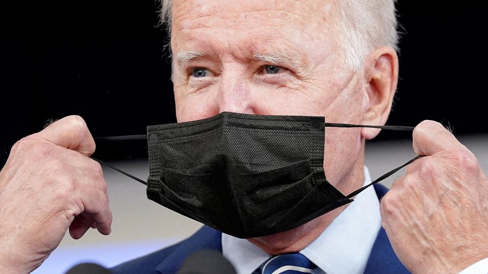 Biden vil de næste ti dage bære mundbind, når han er i nærheden af andre for at være på den sikre side, selv om han er testet negativ for coronavirus. (Arkivfoto). <i>Kevin Lamarque/Reuters</i>