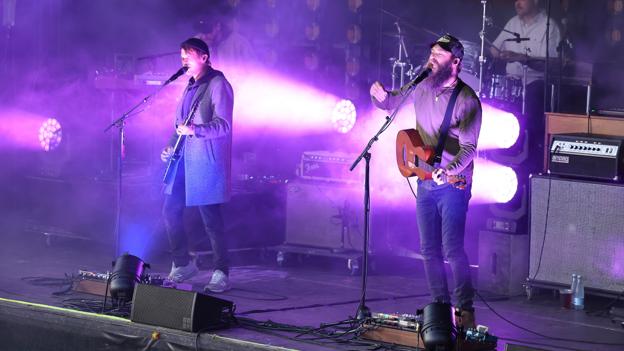 Jonah Blacksmith spillede for et stort publikum i Hirtshals onsdag aften. <i>Foto: Bente Poder</i>
