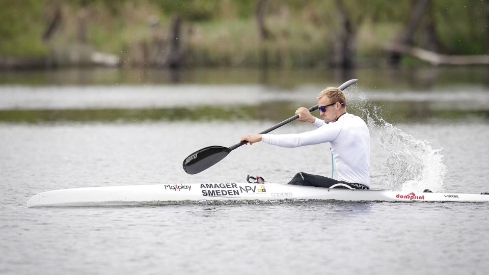 Mads Brandt Pedersen vandt i 2019 og 2021 verdensmesterskabet i maratonkajak. Nu er han på jagt efter succes under EM, som strækker sig fra torsdag til søndag og afholdes i Silkeborg, hvor han er født og opvokset. <i>Bo Amstrup/Ritzau Scanpix</i>