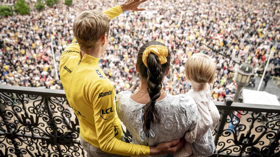 Helt så stort et fremmøde som på Rådhuspladsen i København kommer der nok næppe i Glyngøre torsdag. Men myndighederne forventer op mod 25.000, og det er mere end rigeligt til at skabe trafikkaos i den lille by. <i>Mads Claus Rasmussen/Ritzau Scanpix</i>
