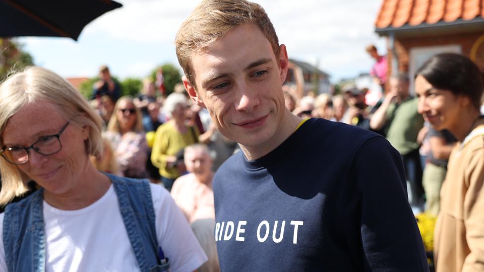 Jonas Vingegaard blev modtaget som en helt, da han torsdag eftermiddag vendte tilbage til hjembyen Glyngøre. <i>Foto: Bo Lehm</i>
