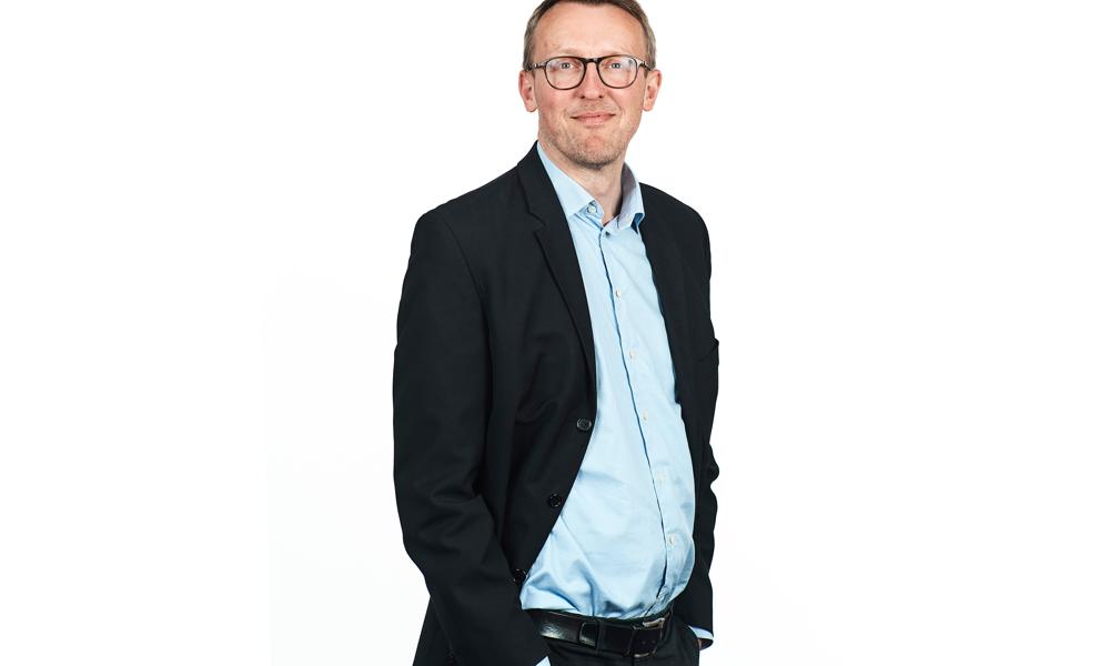 Jørgen P. Sørensen, konsulent hos Tekniq Arbejdsgiverne, opfordrer til politisk handling for at trække flere unge i retning af de tekniske uddannelser.