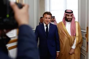 Macron og saudisk kronprins taler om at reagere på krig og krise