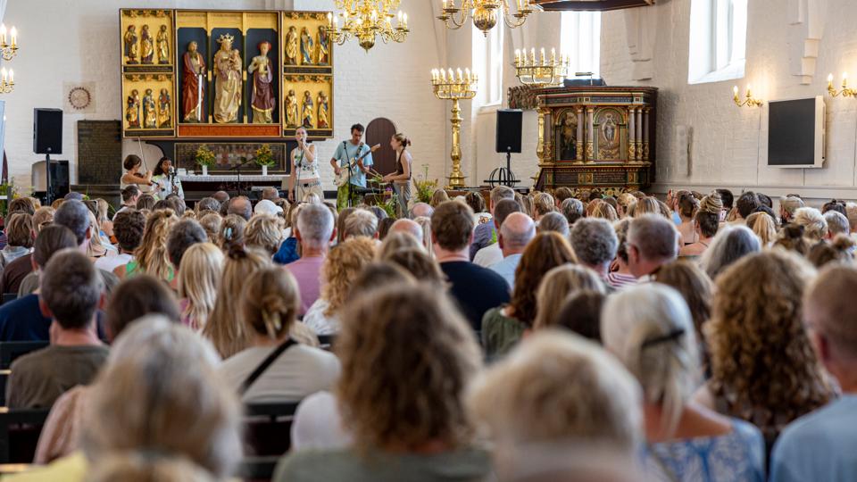 I 2022 var alle pladser optaget, da Alive Festival indbød publikum til koncert i Thisted Kirke. I 2023 gentages succesen. <i>Foto: Martél Andersen</i>
