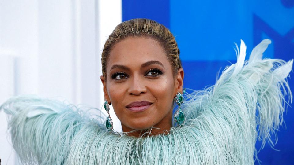 Albummet "Renaissance" er det syvende fra popstjernen Beyoncés hånd, og det bliver vel modtaget af anmeldere, som dog ikke er blæst bagover af det, der beskrives som dansesange til fest og fornøjelse. (Arkivfoto). <i>Eduardo Munoz/Reuters</i>