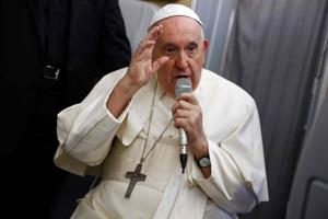 Pave Frans lufter muligheden for at træde tilbage