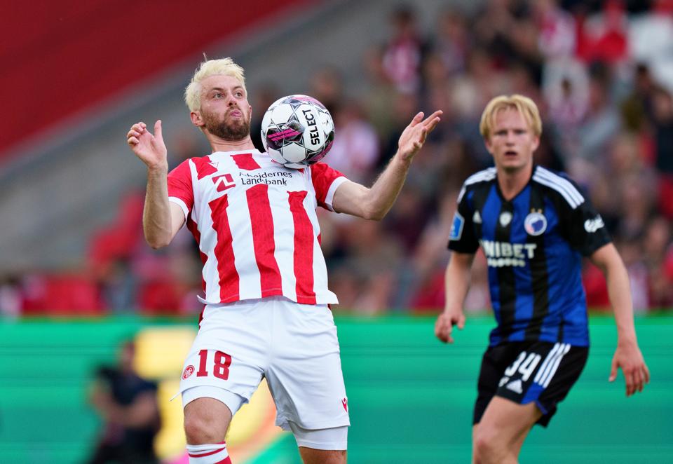Louka Prip er ny i AaB's startopstilling til søndagens kamp mod AC Horsens. <i>Arkivfoto: Henning Bagger/Ritzau Scanpix</i>