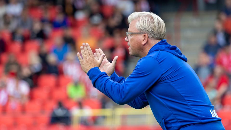 Lars Friis så kampen mod AC Horsens som et udmattelsesslag, men han savner som alle andre også scoringer fra AaB. <i>Foto: Martél Andersen</i>