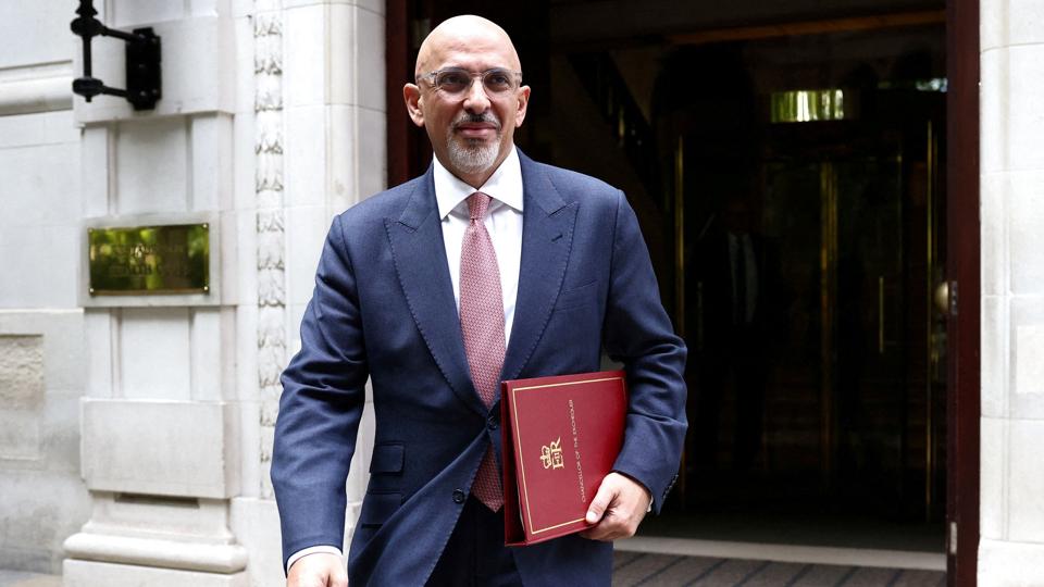 Finansminister Nadhim Zahawi støtter udenrigsminister Liz Truss i hendes forsøg på at blive valgt som ny formand for de konservative i Storbritannien og dermed premierminister. <i>Henry Nicholls/Reuters</i>