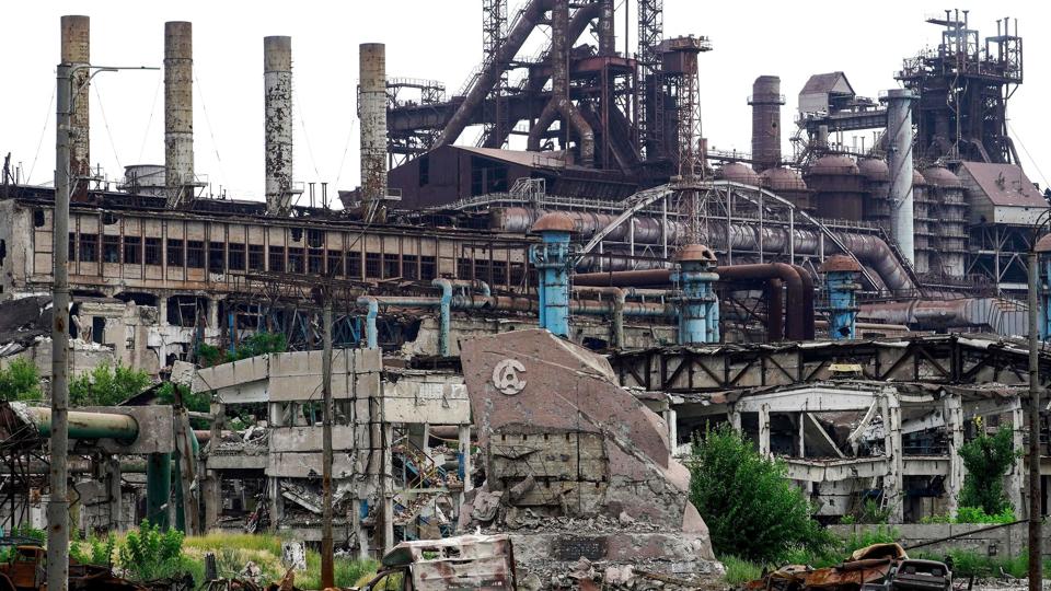 Det var soldater fra Azov-bataljonen, der var med til at forsvare det meget omtalte stålværk Azovstal i Mariupol under den russiske belejring. <i>Stringer/Ritzau Scanpix</i>