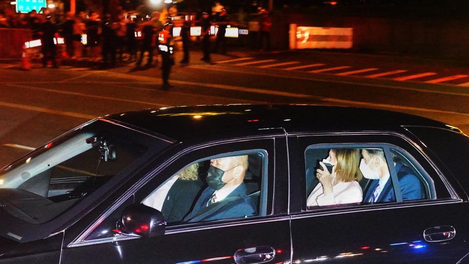 Nancy Pelosis besøg i Taiwan har fået Kina til at true med "kraftige reaktioner". Kort efter, at hun var landet i lufthavnen i Taipei, meddelte Kina, at der nu vil blive indledt militærøvelser omkring øen. <i>Handout/Ritzau Scanpix</i>
