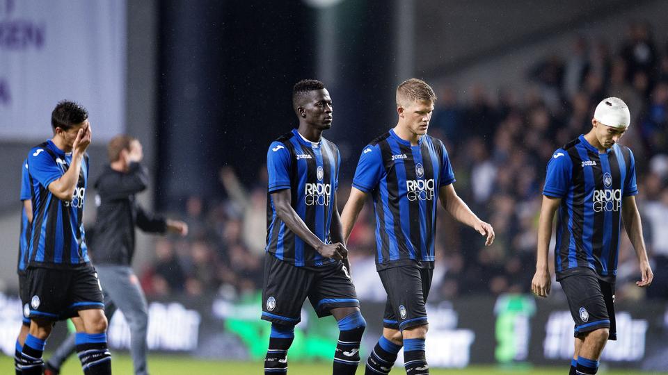 Andreas Cornelius (nummer to fra højre) måtte i 2018 gå fra banen i Parken som samlet taber for Atalanta mod FCK i Europa League-kvalifikationen. (Arkivfoto) <i>Liselotte Sabroe/Ritzau Scanpix</i>