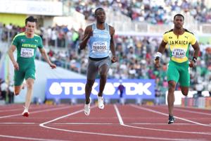 Teenager slår rekord og hylder Bolt med tidlig fejring