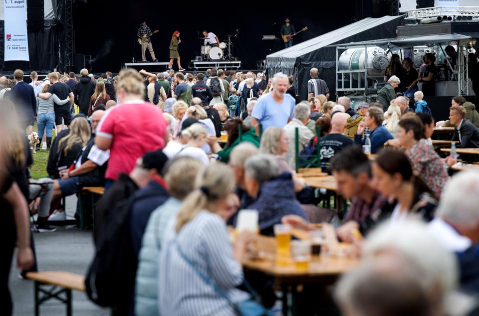 The Tall Ships Races trækker masser af skibe og gæster, som holder en stor fest - og lægger masser af penge i Aalborgs hotel-, restaurations- og butiksliv, viser analyse. <i>Foto: Bo Lehm</i>