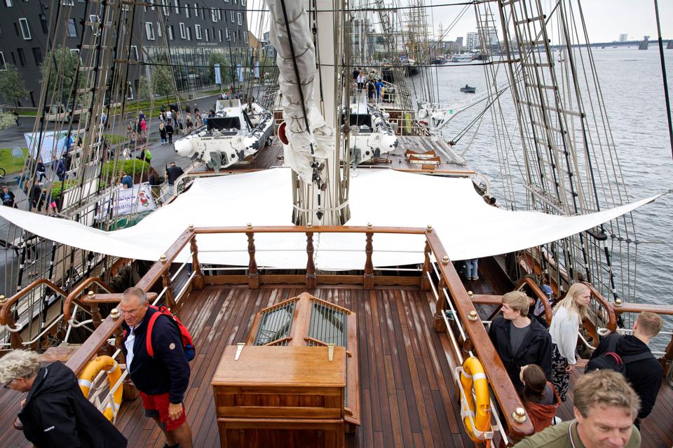 De mange besøgende forventes at lægge mange penge i byen under sejlskibsarrangementet. <i>Foto: Bo Lehm</i>