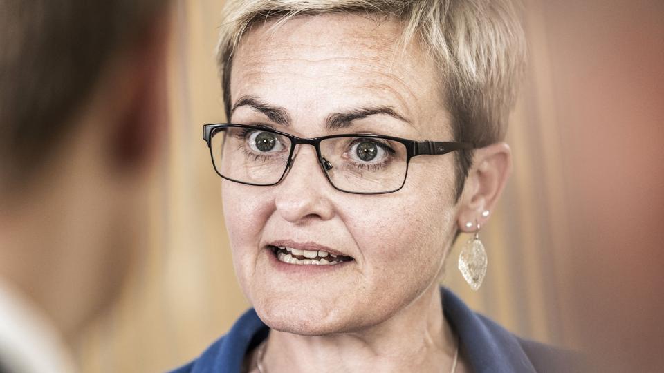Børne- og undervisningsminister Pernille Rosenkrantz-Theil er ikke umiddelbart klar til at give alle landets folkeskoler den samme frihed som i Esbjerg og Holbæk Kommune. <i>Ólafur Steinar Rye Gestsson/Ritzau Scanpix</i>