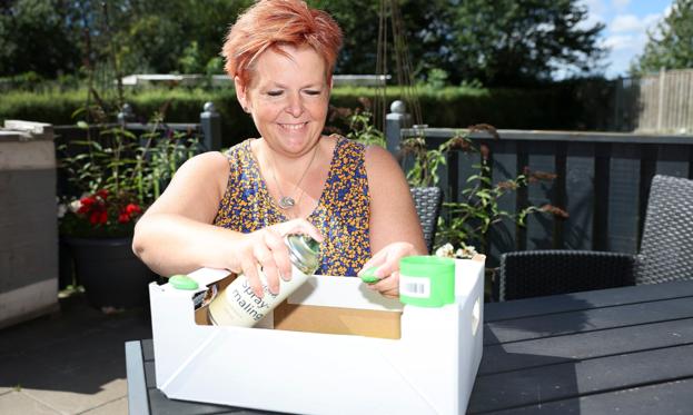 - Der er da en del arbejde i det, men det er sgu også hyggeligt, siger Britta Langkilde. <i>Foto: Bente Poder</i>