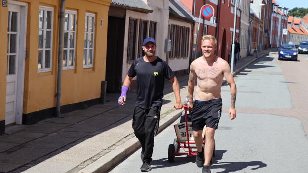 Selvom der på tidspunktet for billedet var over tyve kilometer i benene, var humøret højt, for målet var i sigte. <i>Foto: Mads Kappel Thøgersen</i>