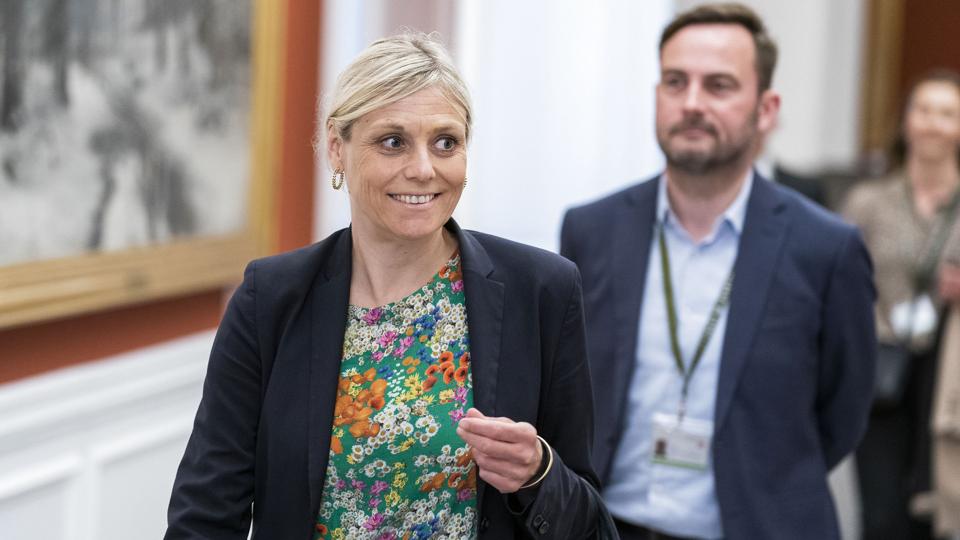 Transportminister Trine Bramsen (S) er inspireret af blandt andet Frankrig, Spanien og Tyskland, hvor det er et krav, at bilister skal holde mindst halvanden meters afstand til cyklister ved overhaling. (Arkivfoto). <i>Martin Sylvest/Ritzau Scanpix</i>